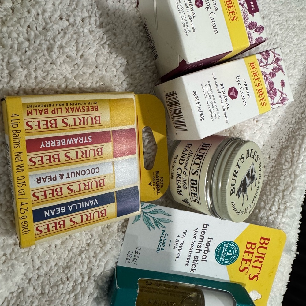 New Burt's Bees Skincare and Lip Balm Set